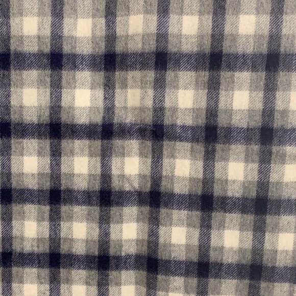 100% CASHMERE SCARF NWT - Picture 2 of 4